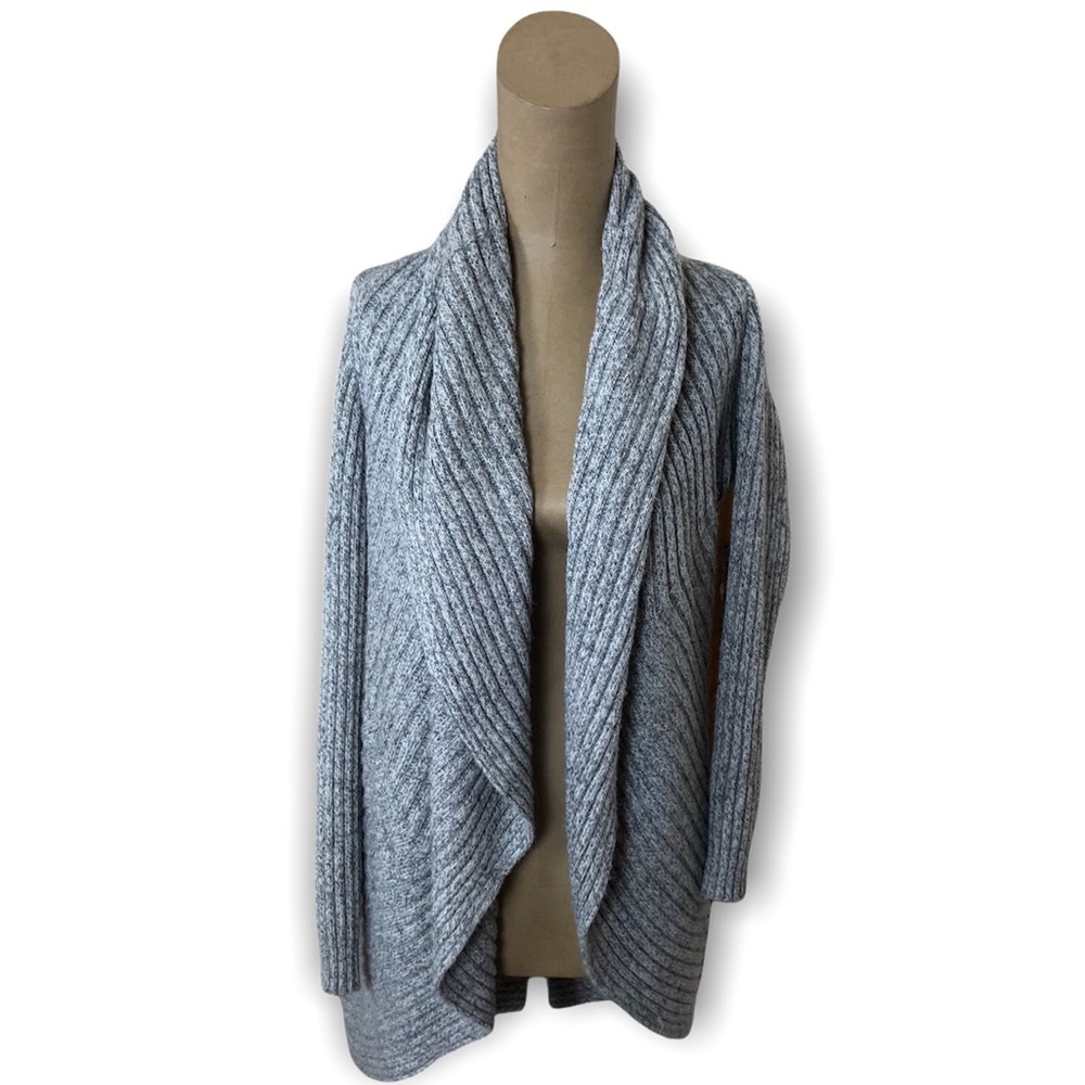 Alpaca Connection Gray Circle Cardigan Sweater Made in Peru Size Medium